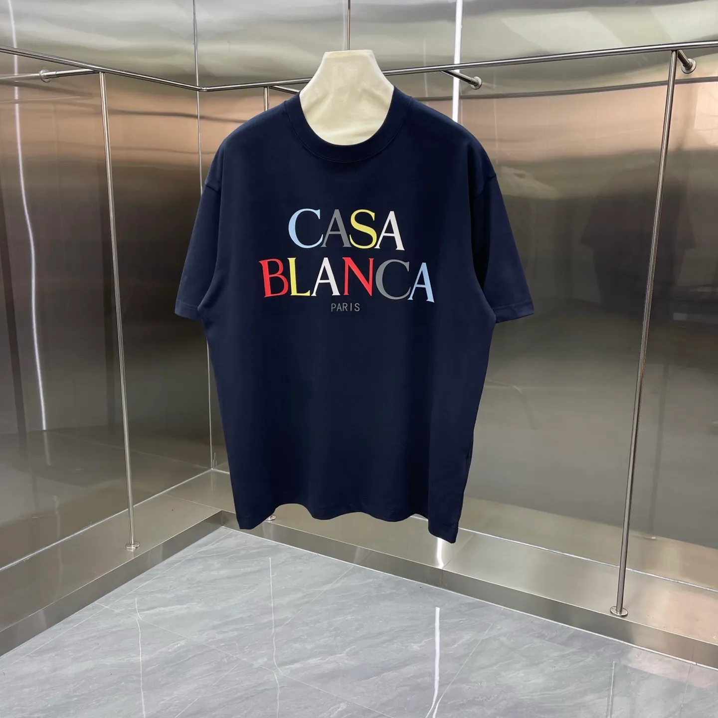 New Arrival Casablanca Casablanca Classic Series printed short-sleeved T-shirt for celebrities. It is made of Xinjiang long-staple cotton ~ grams. The color of the fabric is custom-dyed and will not shrink or fade. It feels comfortable and has a strong texture. A must-have for fashionable men and women, the Classic drop-shoulder wide version is available exclusively in In Stock! Color: White Black Blue Royal Blue Pink (5 colors) Size: S M L XL XXL